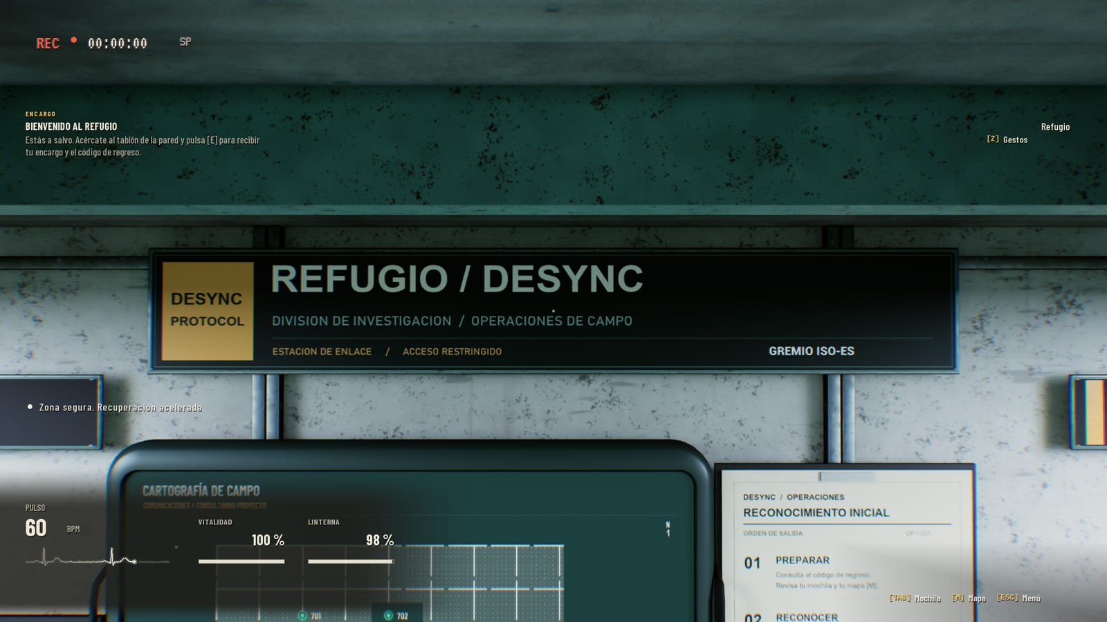 Detalle de la placa REFUGIO / DESYNC División de Investigación y Operaciones de Campo, pantalla de cartografía y orden de reconocimiento inicial.